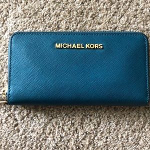 Michael kors wallet